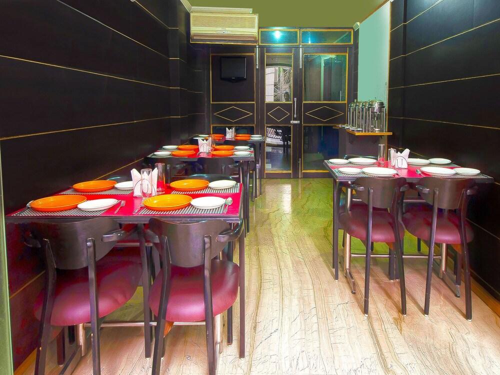 Hotel Amrit Villa Delhi  Bagian luar foto