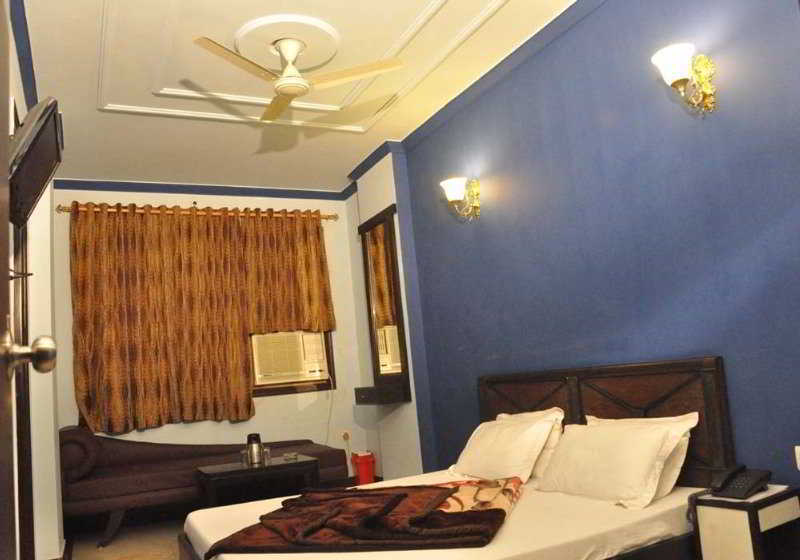 Hotel Amrit Villa Delhi  Bagian luar foto