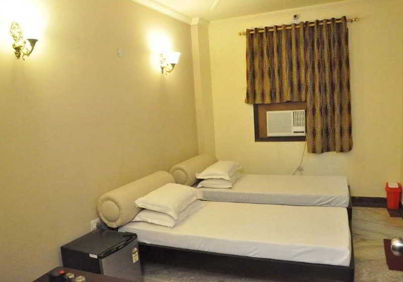 Hotel Amrit Villa Delhi  Bagian luar foto