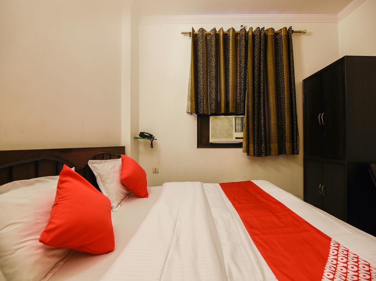 Hotel Amrit Villa Delhi  Bagian luar foto