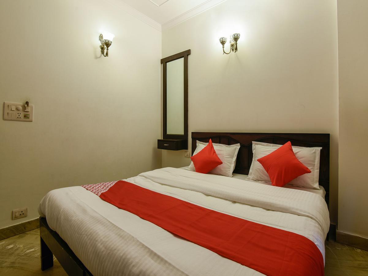 Hotel Amrit Villa Delhi  Bagian luar foto