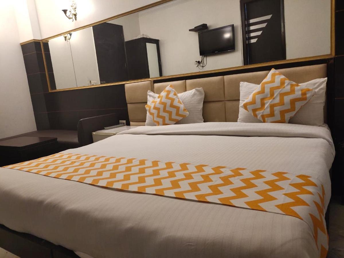 Hotel Amrit Villa Delhi  Bagian luar foto