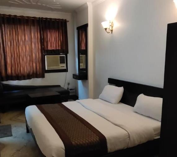 Hotel Amrit Villa Delhi  Bagian luar foto