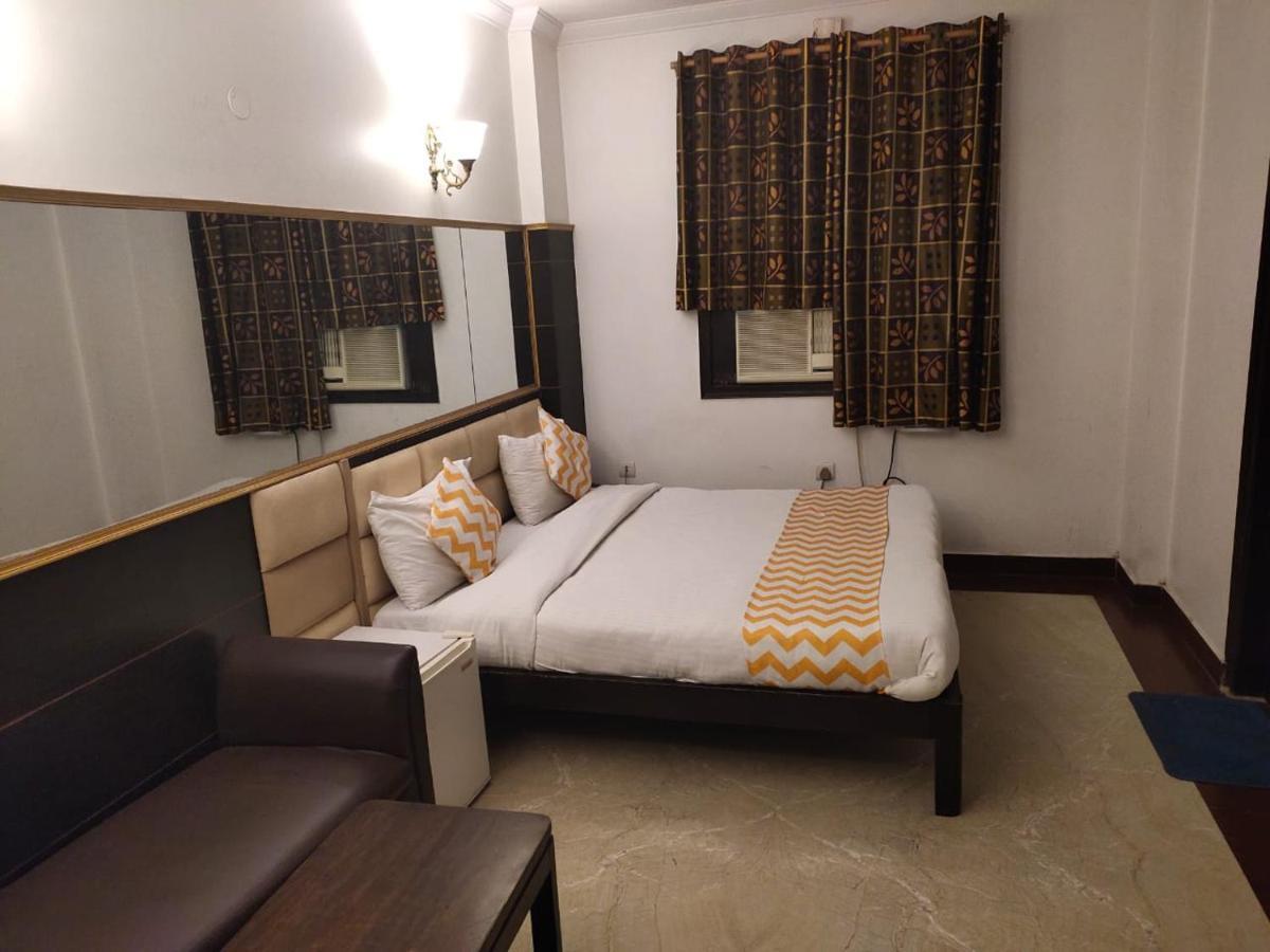 Hotel Amrit Villa Delhi  Bagian luar foto